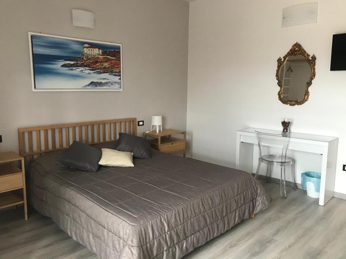 Attico Livorno Bed & Relax Hotel ภายนอก รูปภาพ
