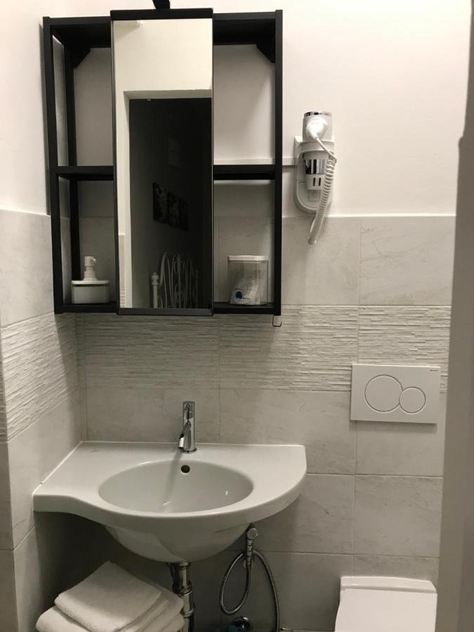 Attico Livorno Bed & Relax Hotel ภายนอก รูปภาพ