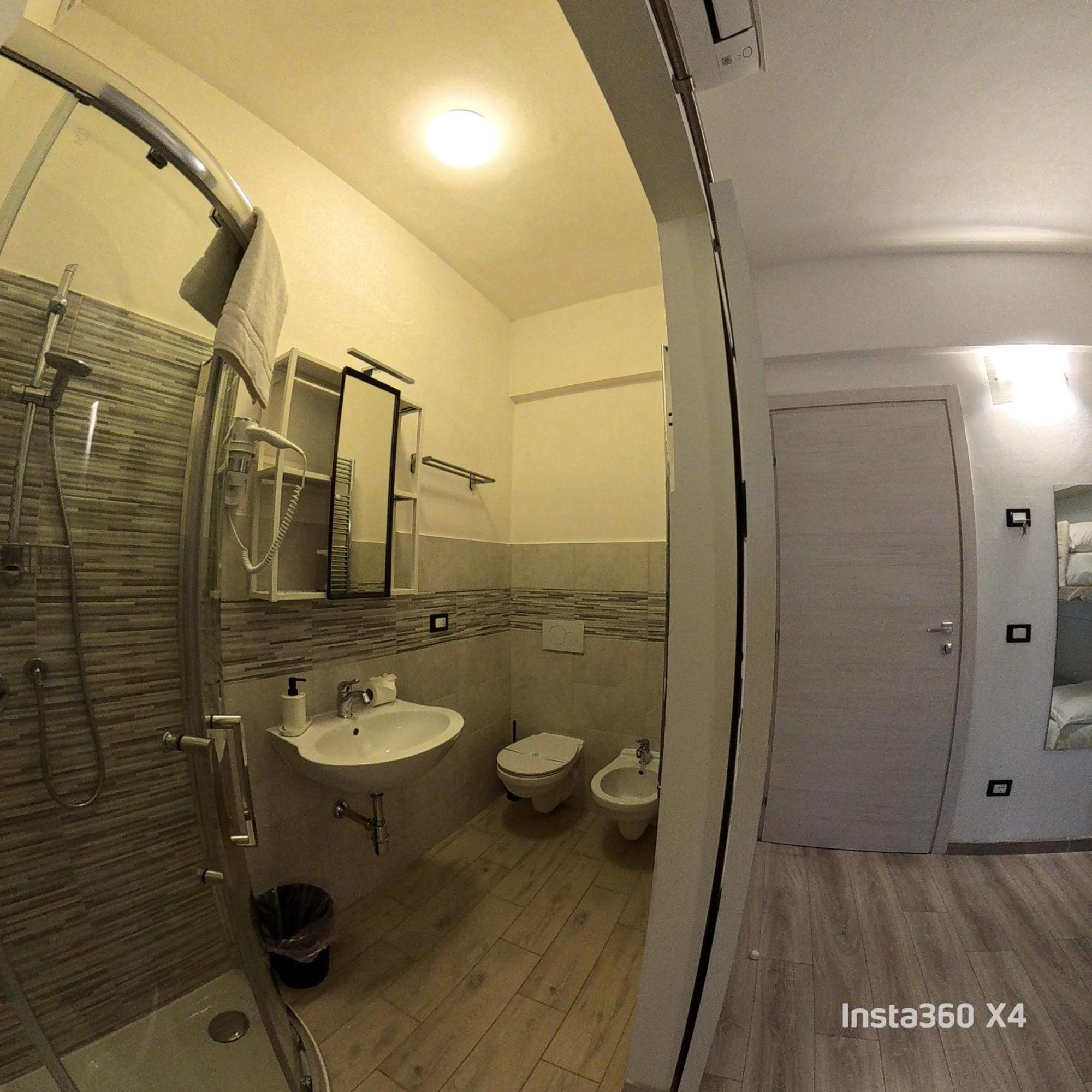 Attico Livorno Bed & Relax Hotel ภายนอก รูปภาพ