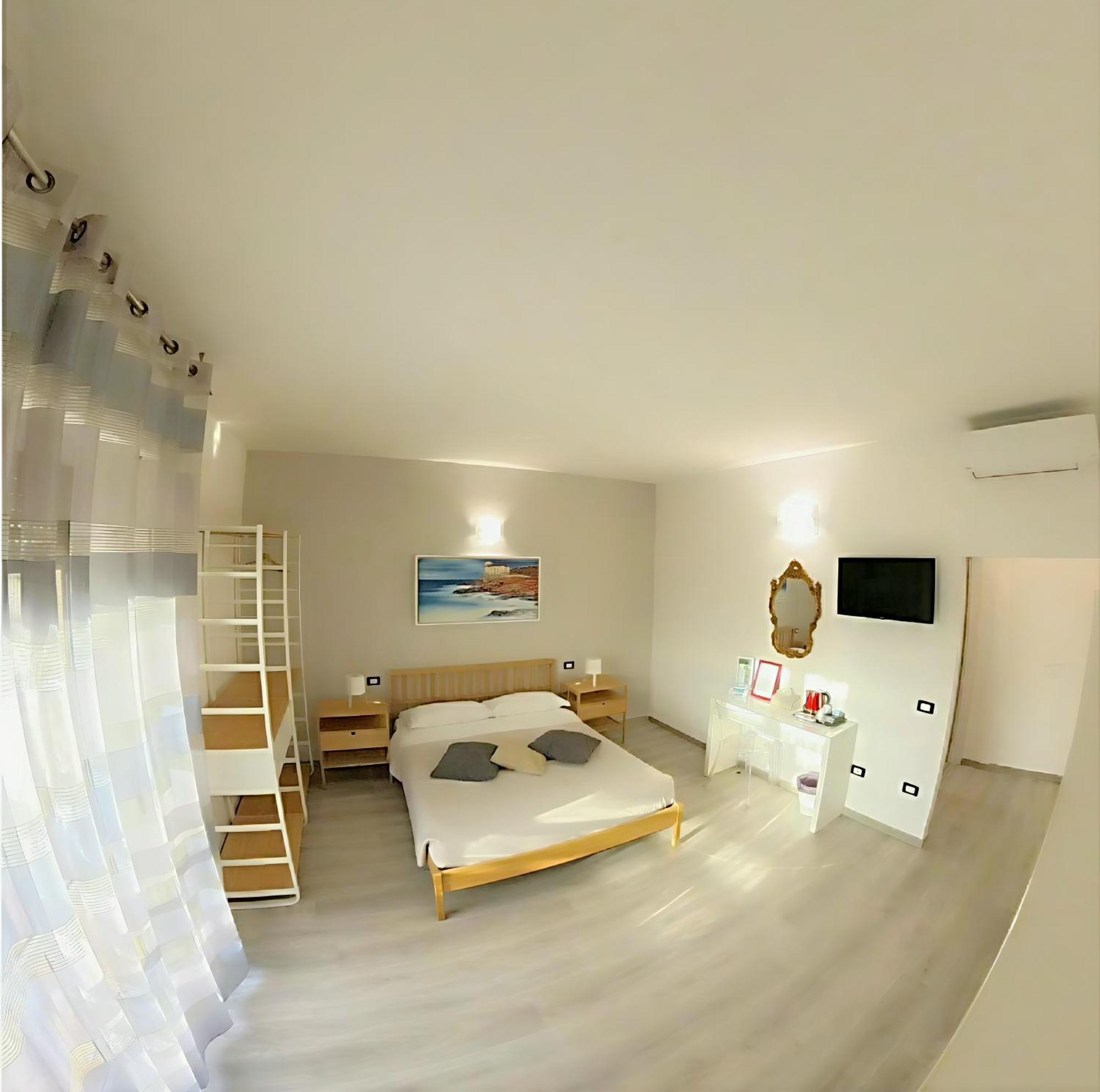Attico Livorno Bed & Relax Hotel ภายนอก รูปภาพ