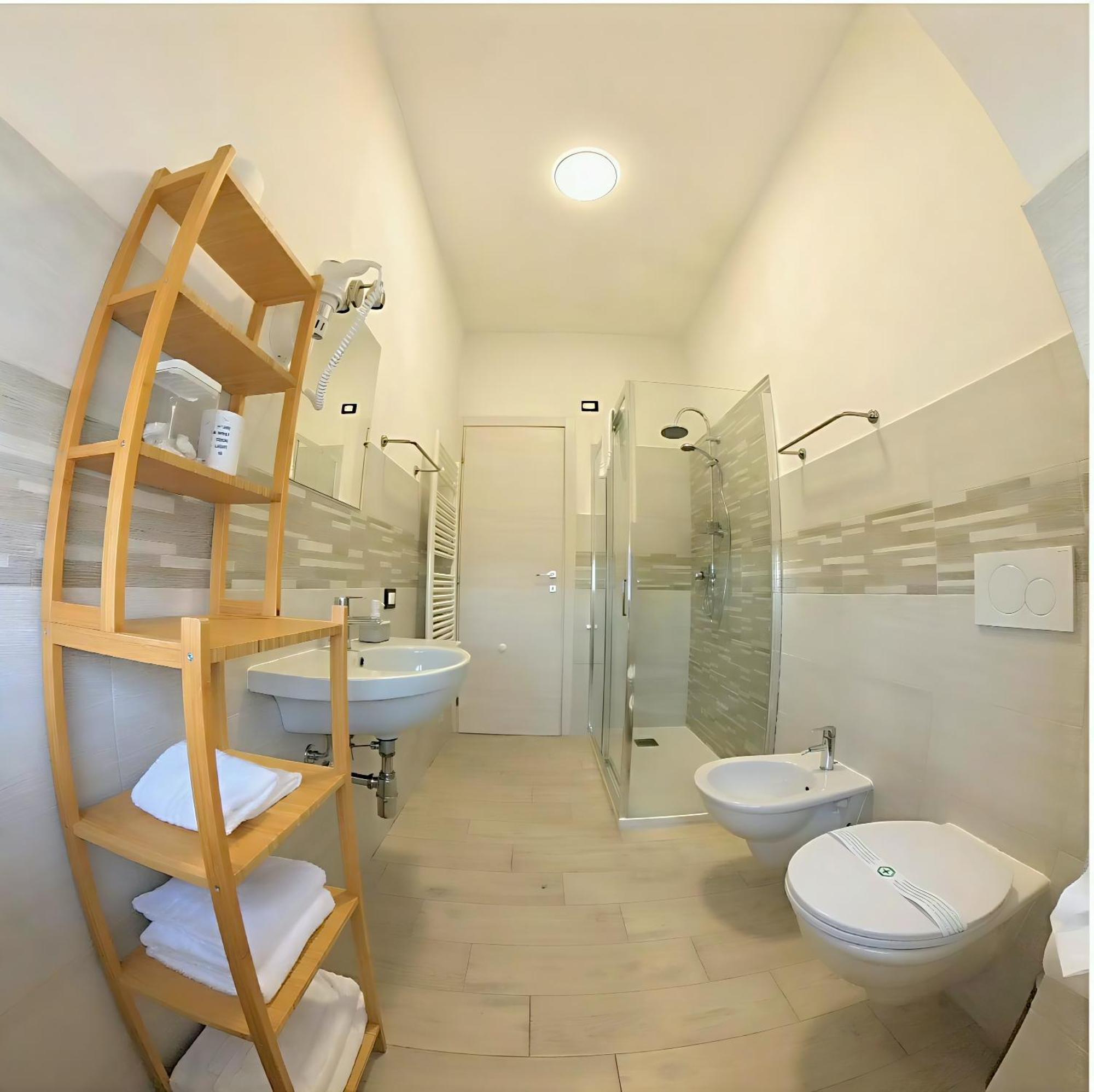 Attico Livorno Bed & Relax Hotel ภายนอก รูปภาพ