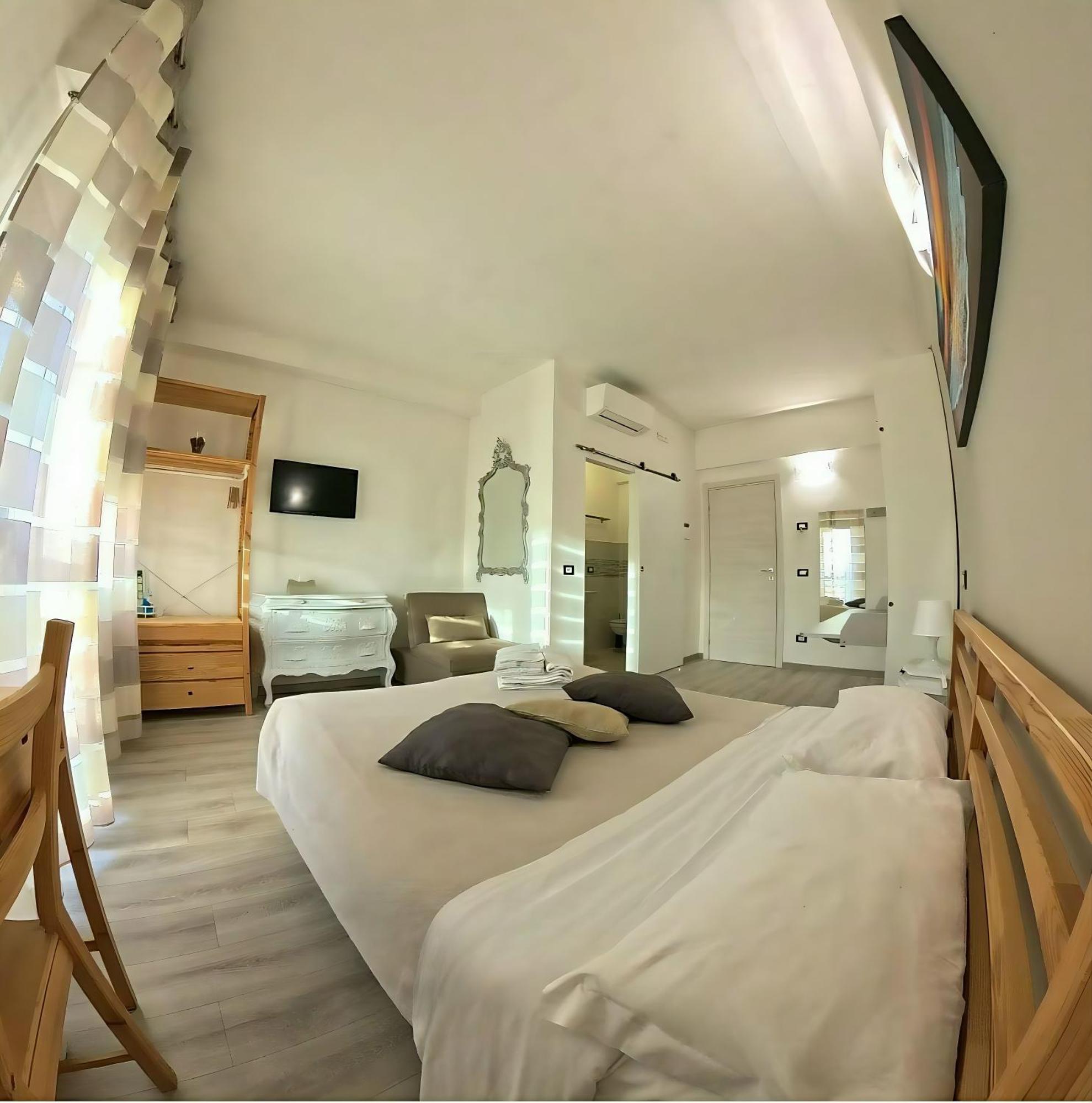 Attico Livorno Bed & Relax Hotel ภายนอก รูปภาพ